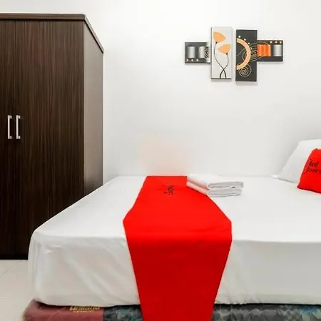 Reddoorz Plus Near Trisakti University-2